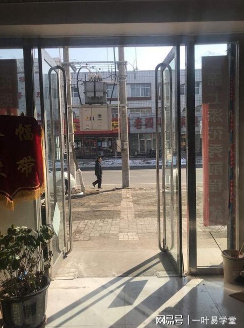 围墙大门对电线杆风水好吗