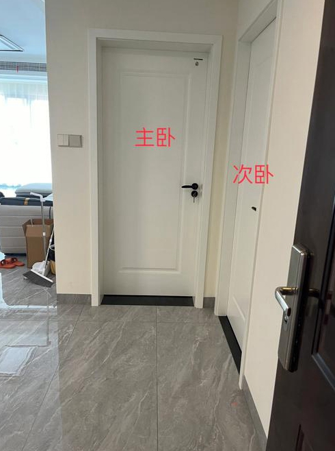 门口大门正对厕所请风水大师帮忙解决下