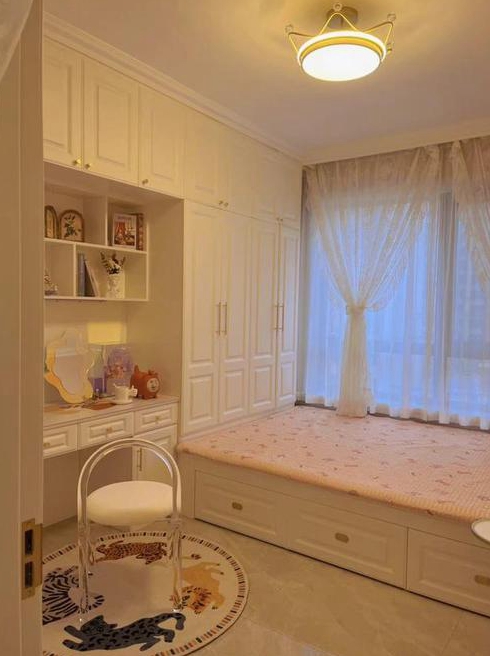 谁有好看的卧室榻榻米装修方案