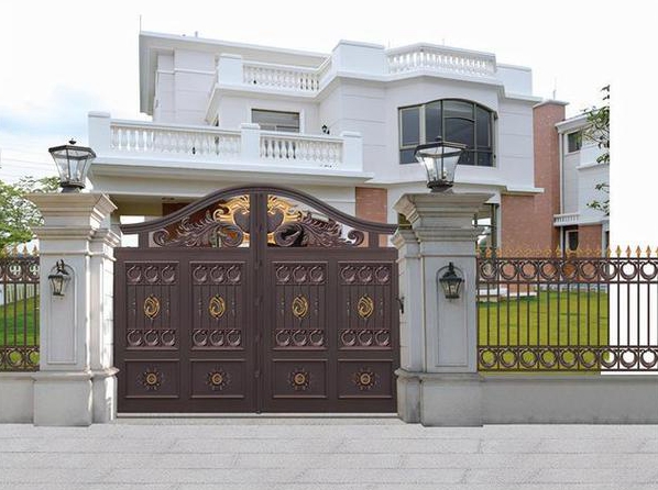 农村围墙大门和住宅大门一齐并朝向一至行吗丸